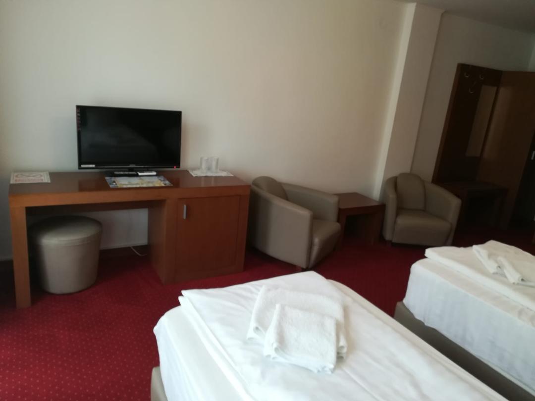 Hotel Dennis Mediaş Exteriér fotografie